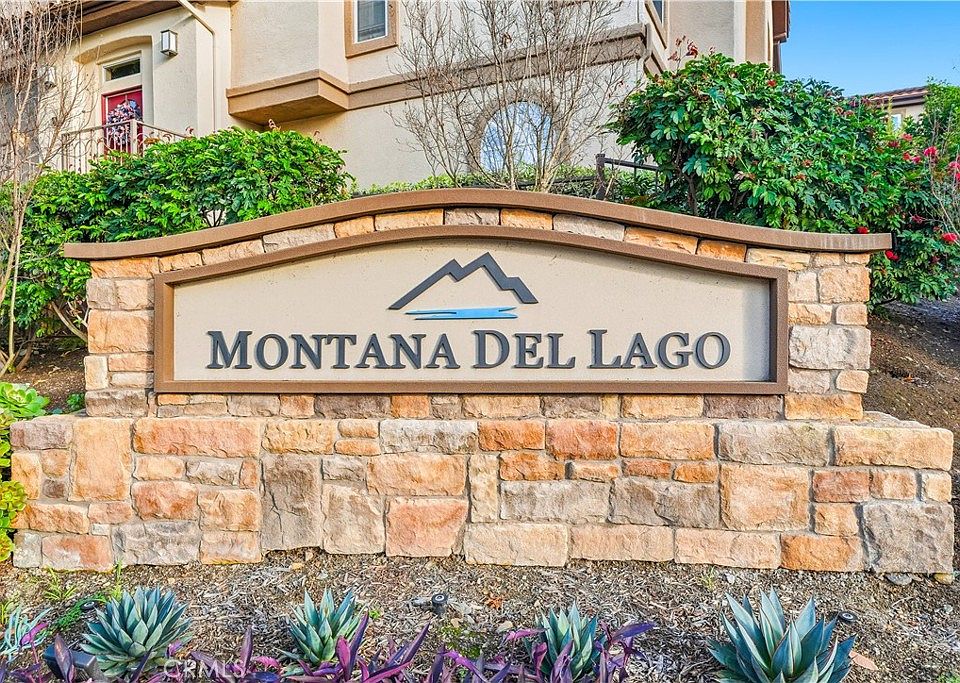 1st image of 26 Montana Del Lago Dr