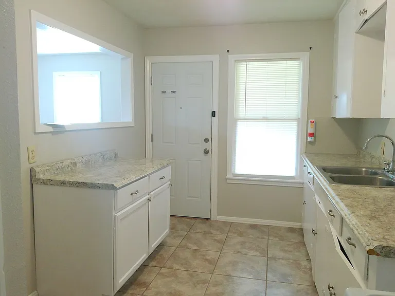 3510 Austin St — Photo 5