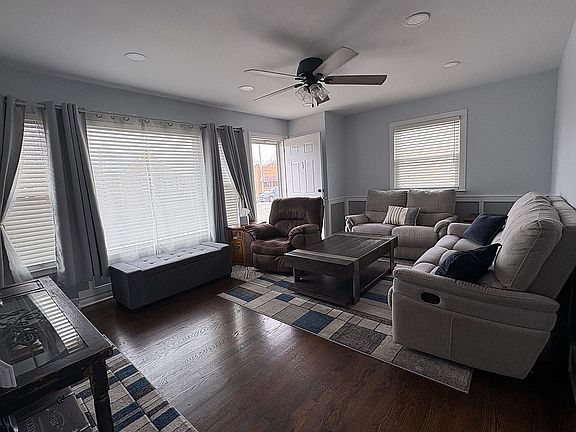 3rd image of 4541 Lawndale Ave