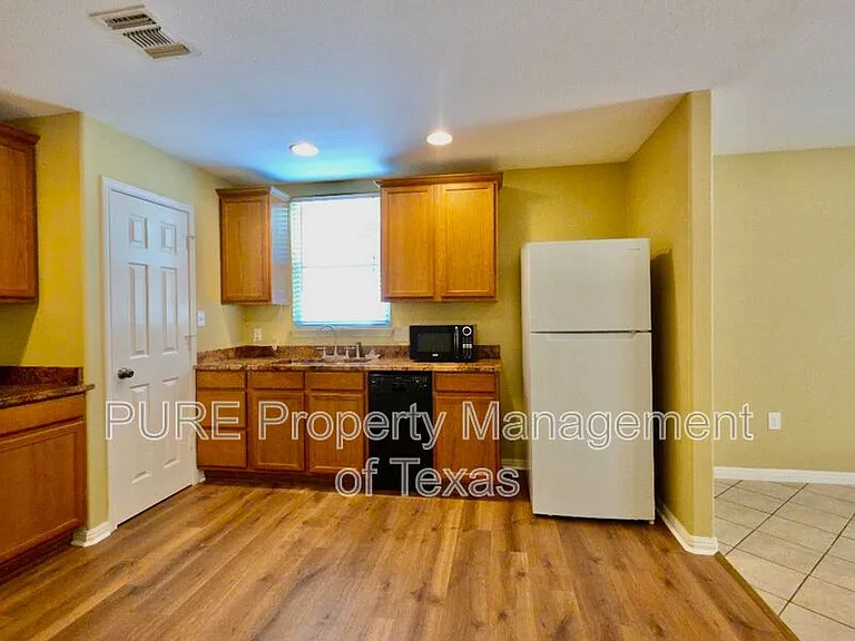 1623 Breezy Cv — Photo 7