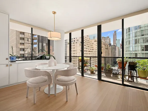 255 E 49th St APT 14D, New York, NY 10017
