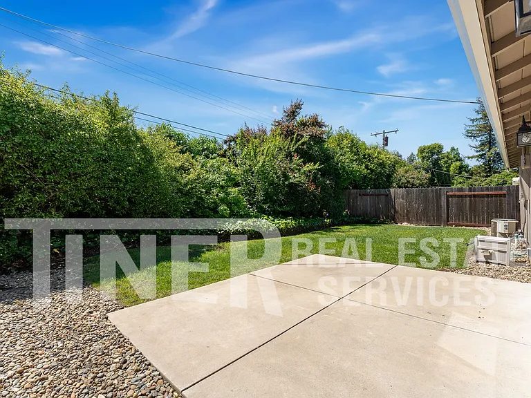 6000 Coyle Ave — Photo 23