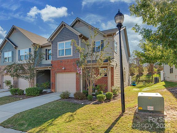 3rd image of 4023 Black Walnut Way