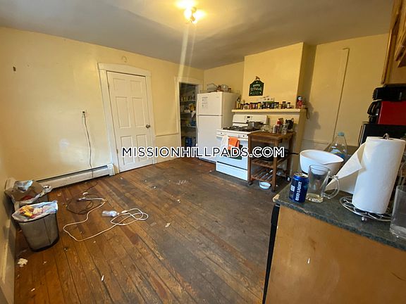 2nd image of 3 Folsom Ave #1