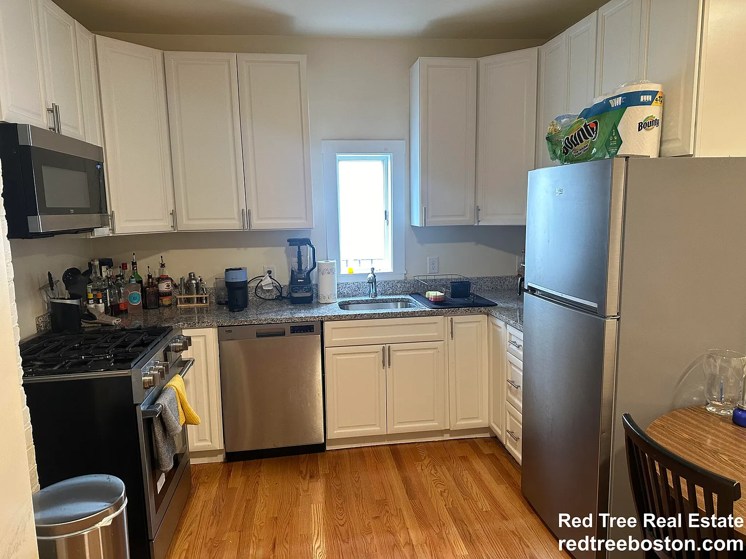 2 bed, 999 sqft, $3,500 — Photo 1
