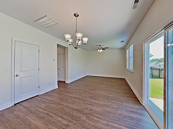 3rd image of 112 White Ash Dr