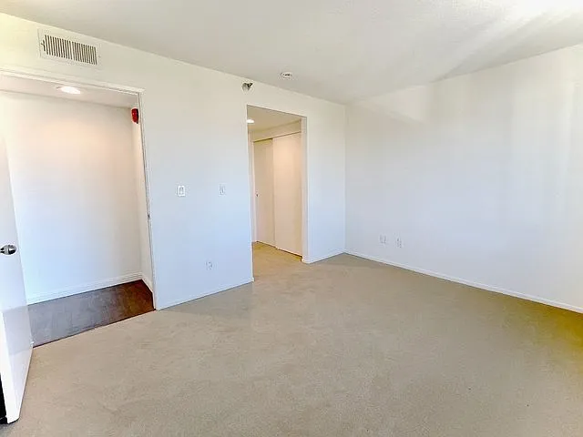 Midvale Towers — Photo 235