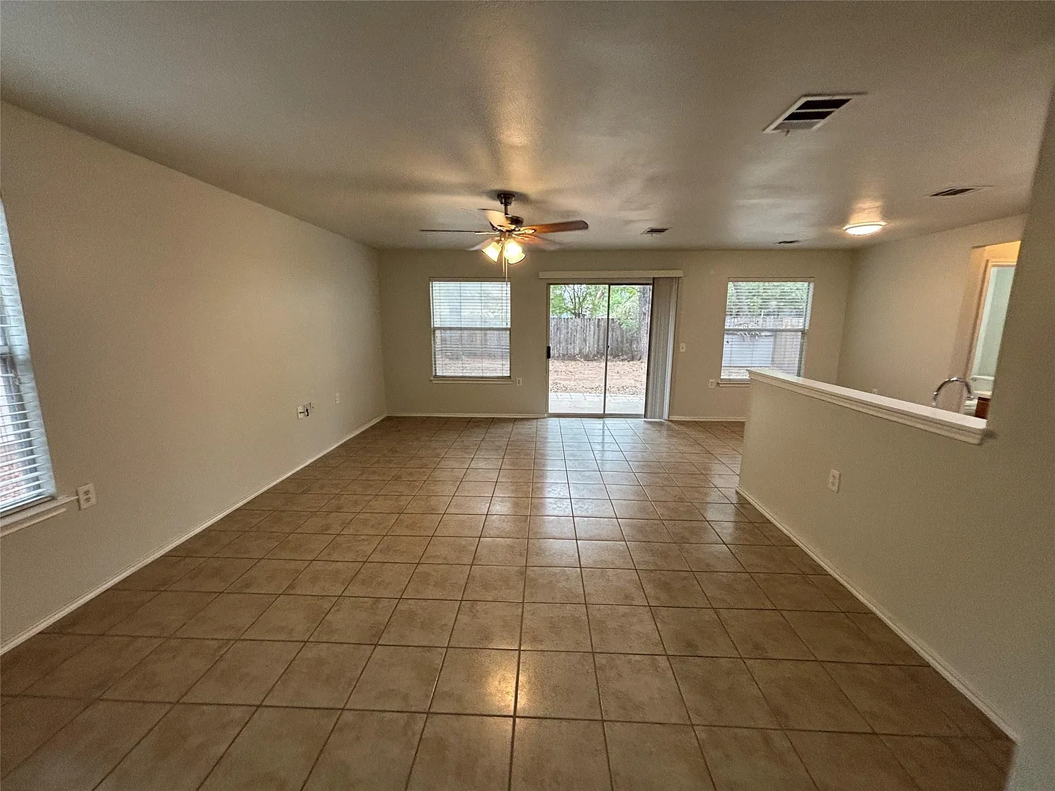 3 bed, 2.5 bath, 1590 sqft, $2,295 — Photo 3