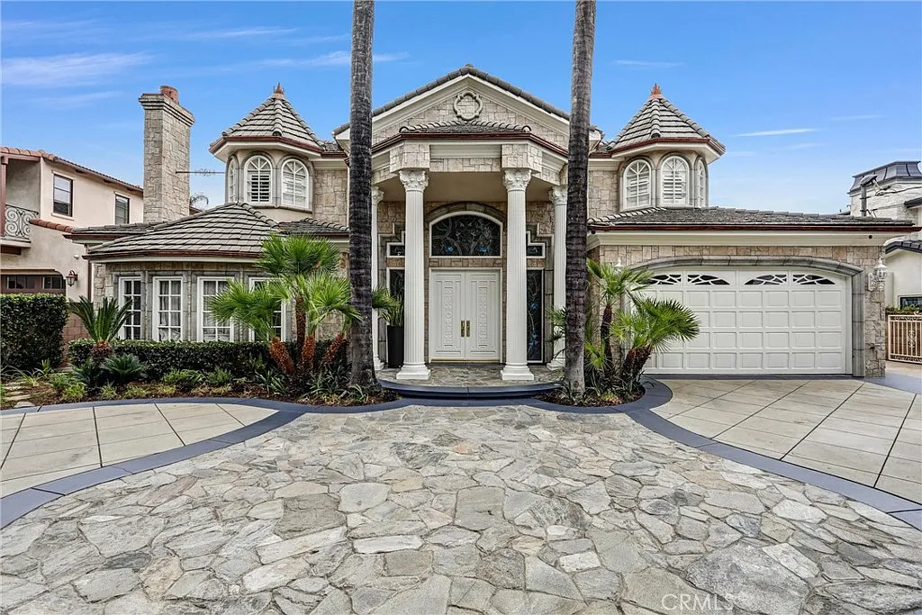 6 bed, 5.5 bath, 6731 sqft, $13,900 — Photo 4