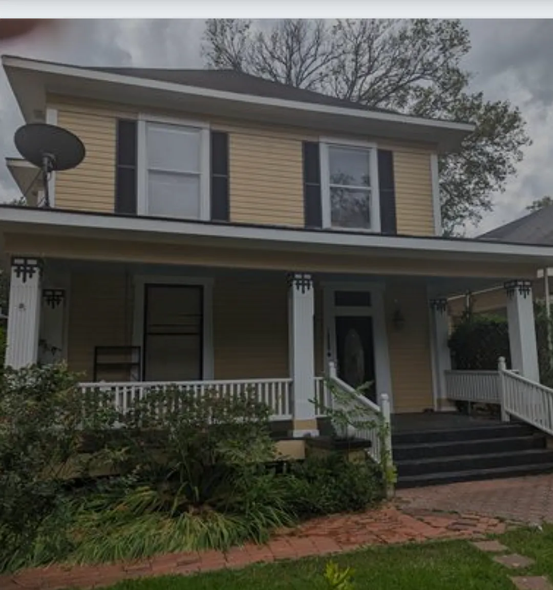 3 bed, 2.5 bath, 2500 sqft, $1,600 — Photo 1