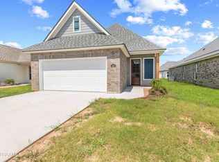 207 Adry Ln, Youngsville, LA 70592