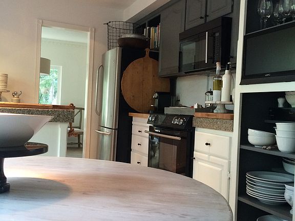 5th image of 3115 Latham Ln