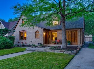 1038 N Edgefield Ave, Dallas, TX 75208