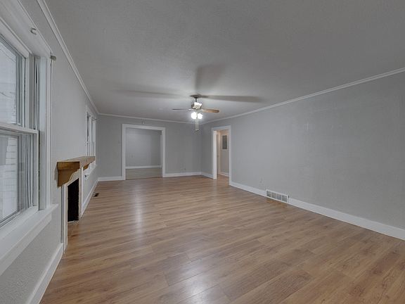 3rd image of 705 S Pershing Ave