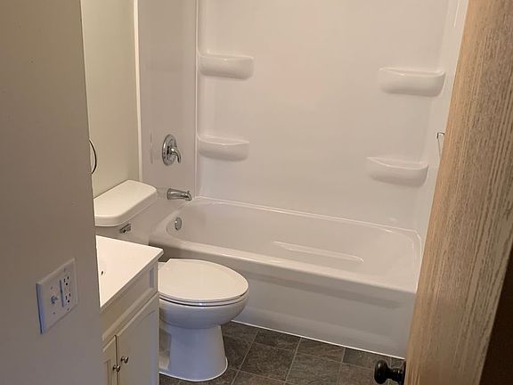 5th image of 719 Kellogg Ave APT 1