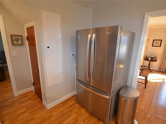 3rd image of 313 Birdsall Pkwy