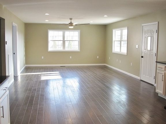 5th image of 308 E Dale Ave