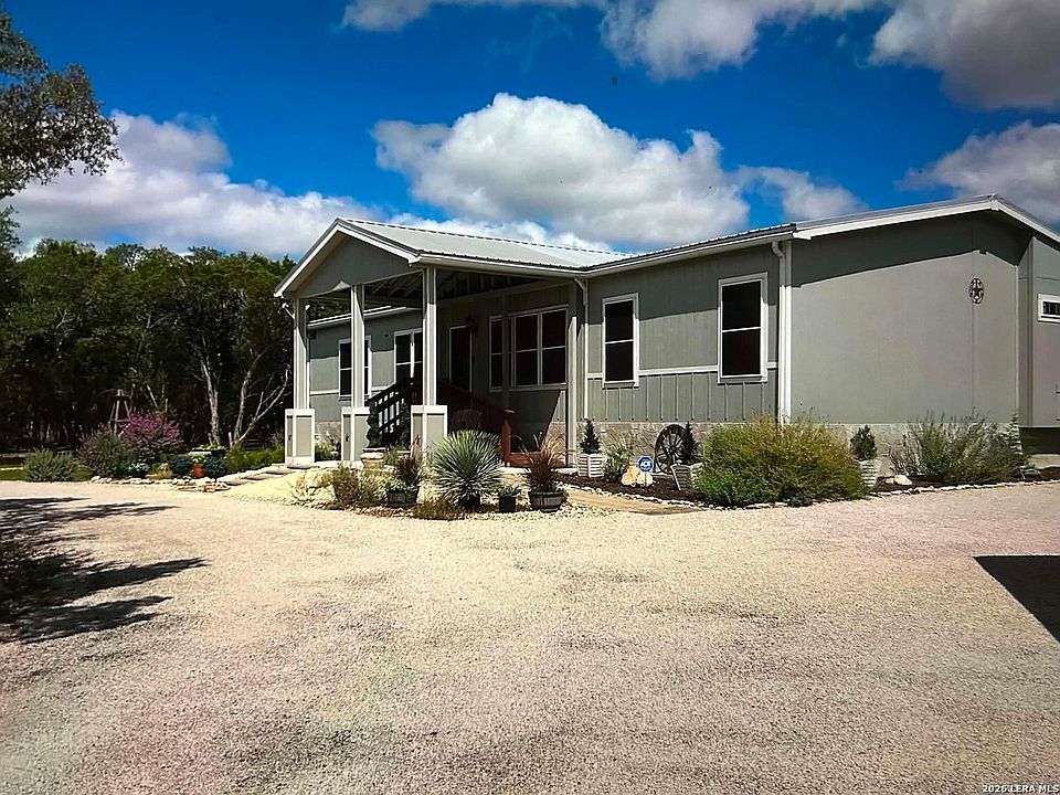 1st image of 870 Spur Rd