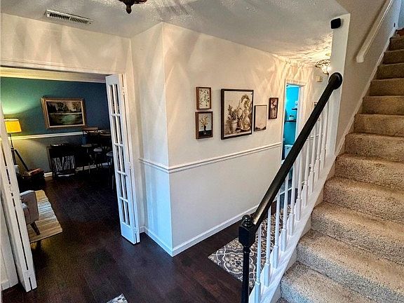 3rd image of 8554 Ravenswood Ln