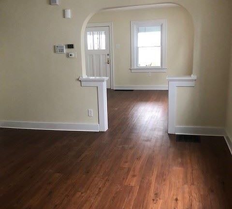 4th image of 108 Ashwood Ave