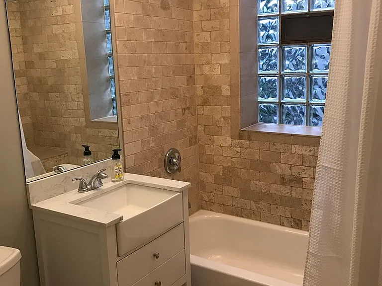 4322 N Leavitt St #1 — Photo 5
