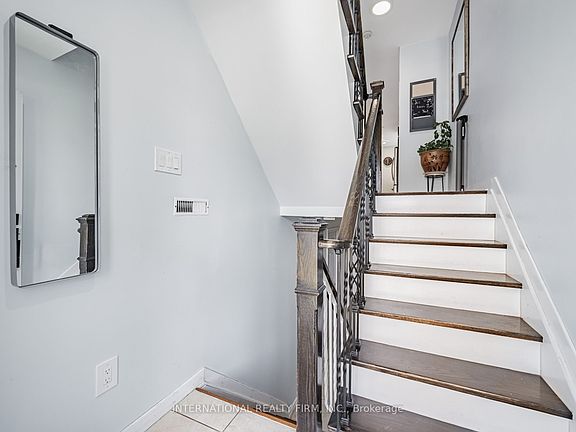 5th image of 49 Lapp St