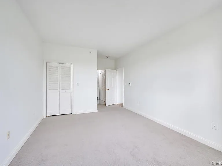 300 E Overlook #534 — Photo 17