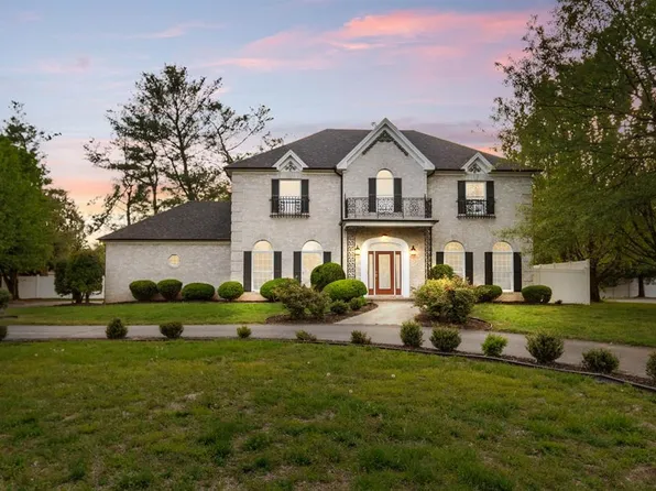 2501 Riverrun Cv, Owensboro, KY 42303