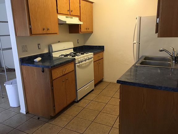 3rd image of 1906 Buena Vista Dr SE #B