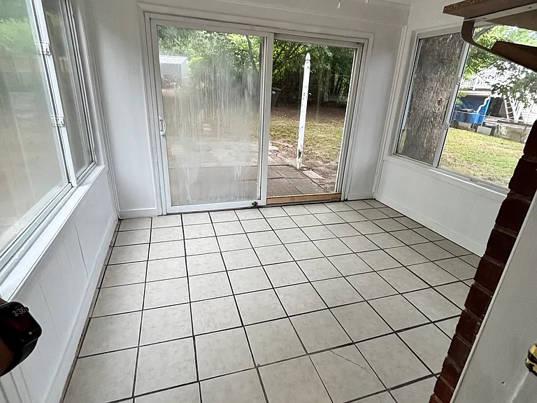 1303 Rosecroft Rd — Photo 10