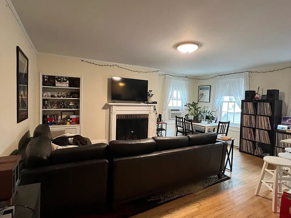 200 Nassau St #2