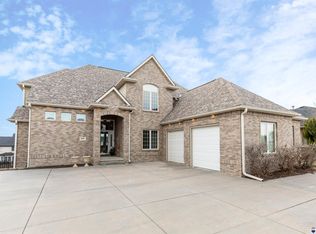 6901 NW 4th St, Lincoln, NE 68521