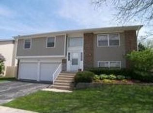 4421 Bayside Cir, Hoffman Estates, IL 60192
