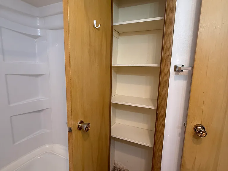 242 Noble Ave #111 — Photo 16