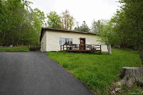 180 Winston Dr Photo 1