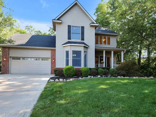 1023 Welles Ct, Brighton, MI 48116