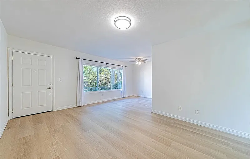 1 bed, 1.0 bath, 640 sqft, $1,600 — Photo 3