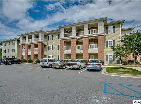 5th image of 3218 Veterans Memorial Pkwy APT 2307