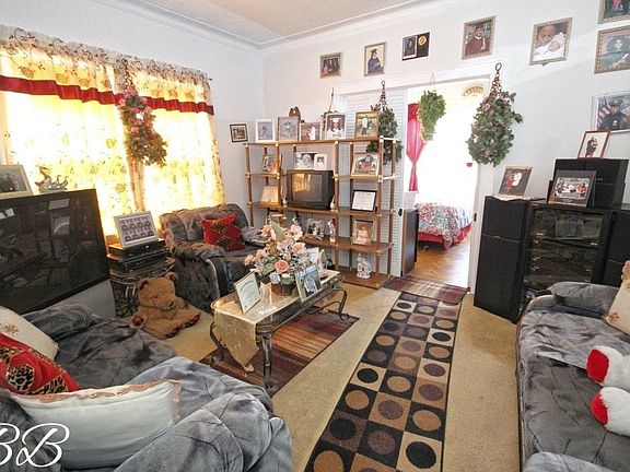 3rd image of 1397 E 58th St