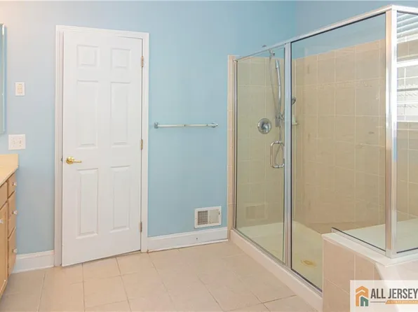 45 Stony Path Dr, Dayton, NJ 08810