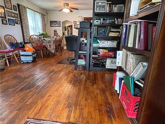 5th image of 1305 Olive St