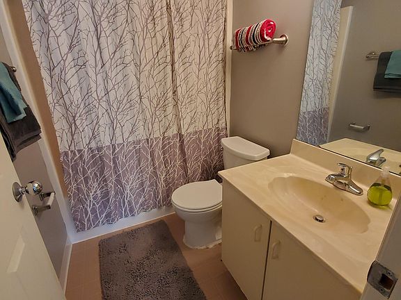 3rd image of 5316 Pershing Ave APT 211