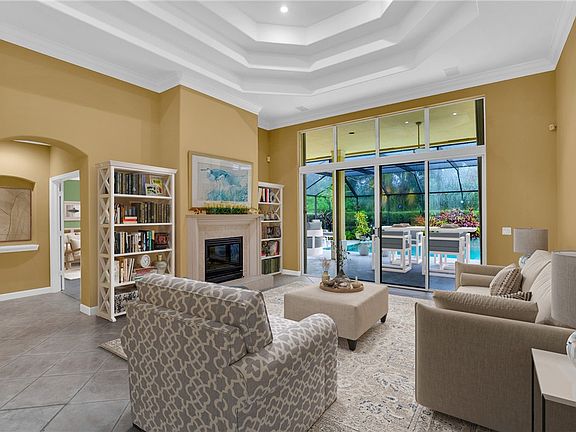 2nd image of 104 Hidden Oak Dr