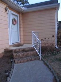 2nd image of 214 Seven Oaks Ln