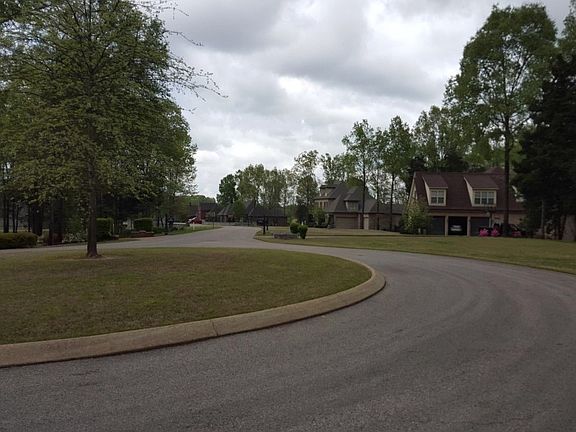 4th image of 50 Amesbury Cv