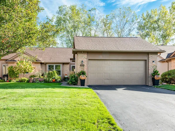 4869 Lone Oak Ct, Ann Arbor, MI 48108