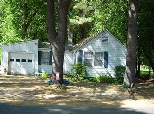 11 Cottage Ave, Southampton, MA 01073