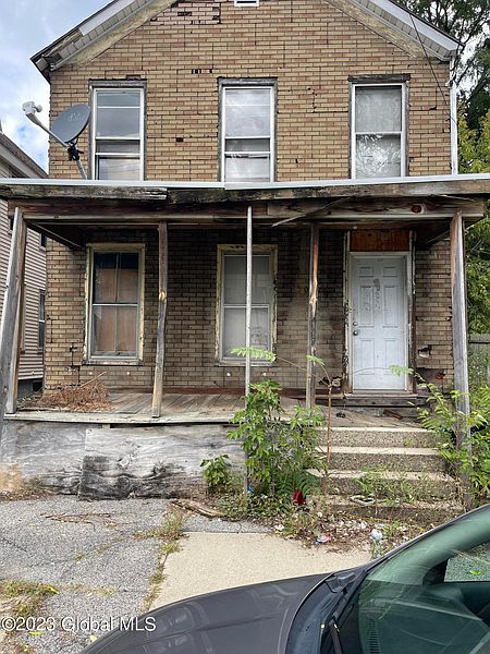 3rd image of 504 Paige Street