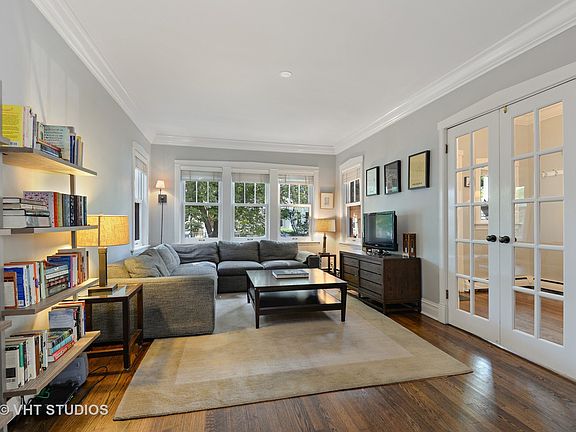 5th image of 1916 W Larchmont Ave