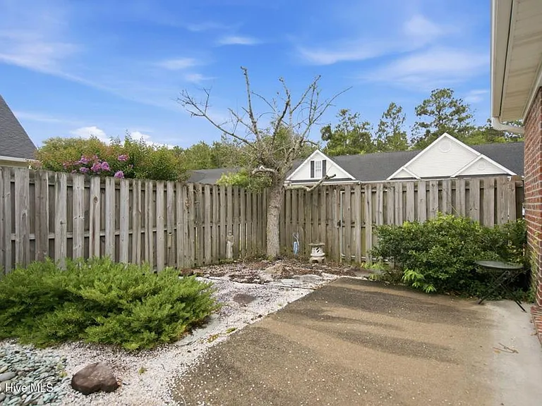5006 Carleton Dr #113 — Photo 30